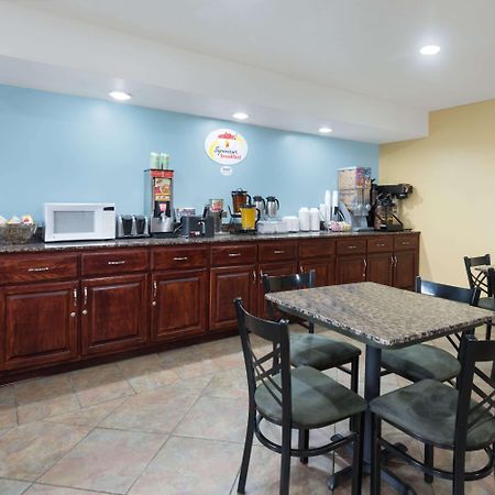 Super 8 By Wyndham Morgantown Hotel Luaran gambar